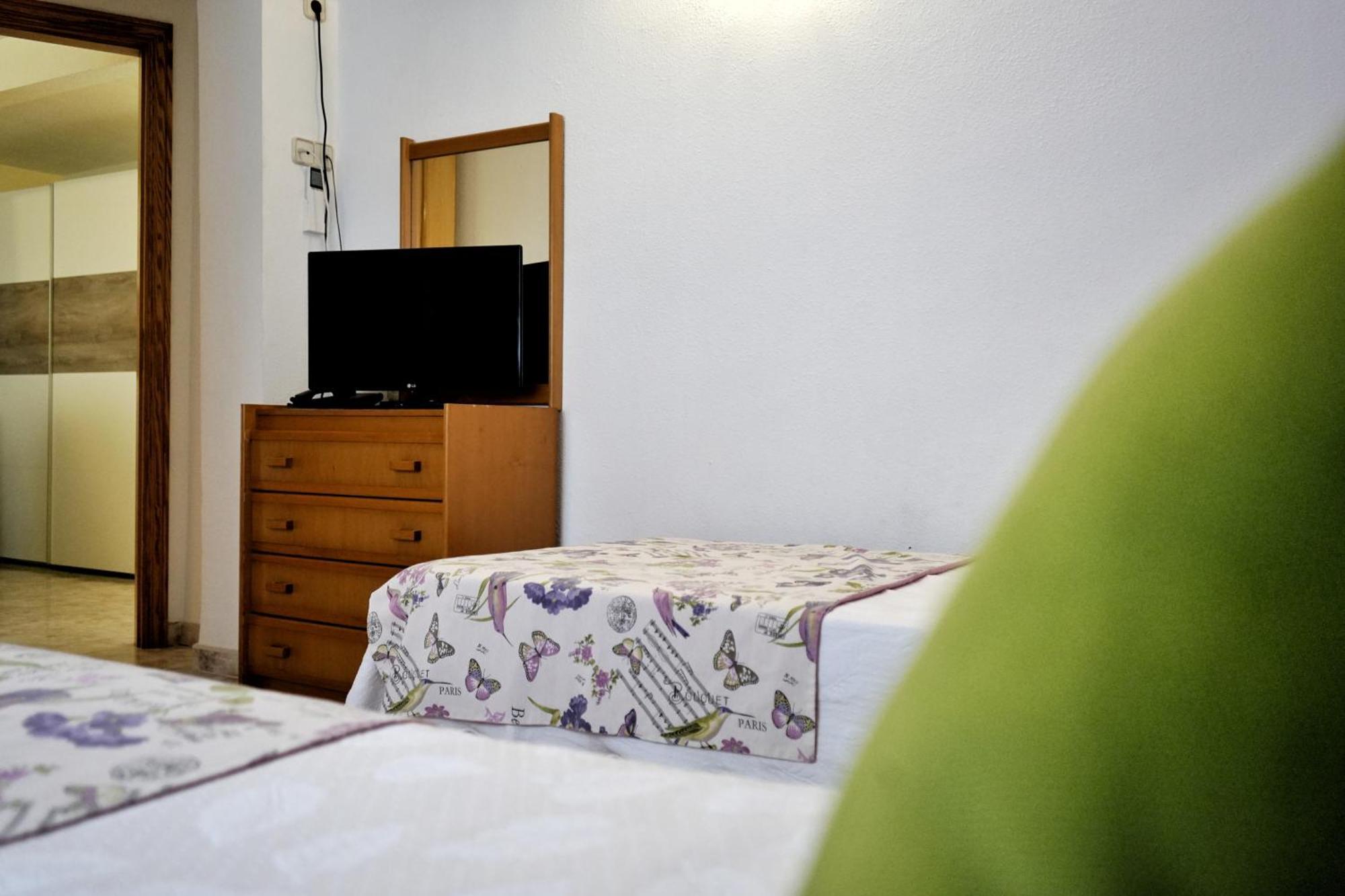 Hostal Mainz Piedralaves Exterior photo